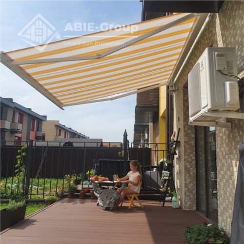 Фотографии выполненных работ компании «ABIE-GROUP» кассетной маркизы Casstte. г.Хабаровск