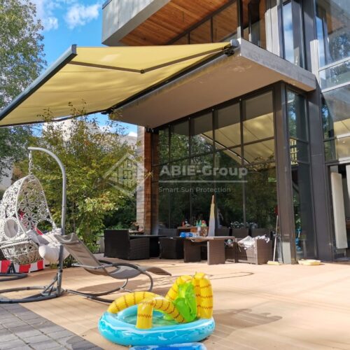 Фотографии выполненных работ компании «ABIE-GROUP» кассетной маркизы Kyma с led подсветкой. г.Санкт-Петербург.