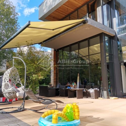 Фотографии выполненных работ компании «ABIE-GROUP» кассетной маркизы Kyma с led подсветкой. г.Санкт-Петербург.