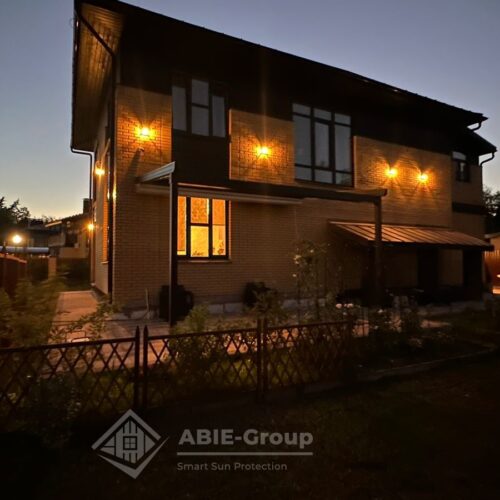 Фотографии выполненных работ компании «ABIE-GROUP» пристенной тентовой перголы. пос.Малаховка, городской округ Люберцы, Московская область.